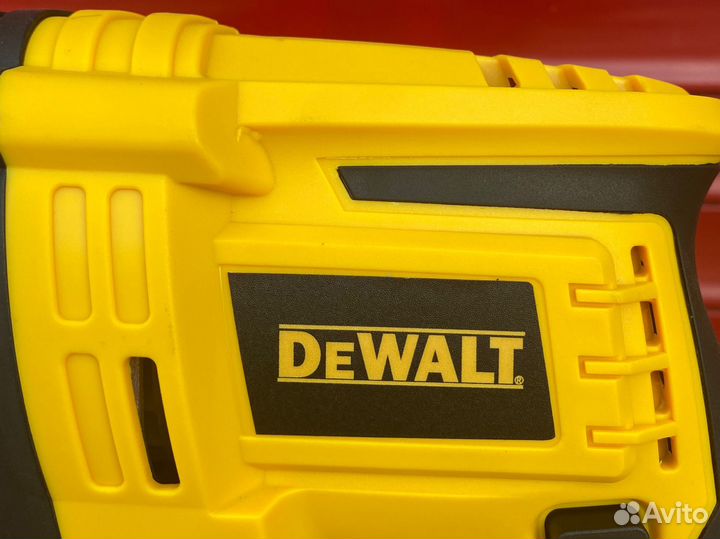 Перфоратор на аккумуляторе Dewalt