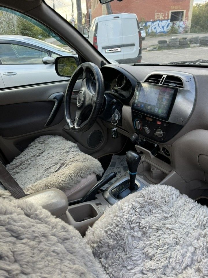 Toyota RAV4: фото владельца