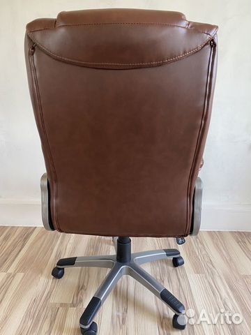Офисное кресло руководителя объявление продам