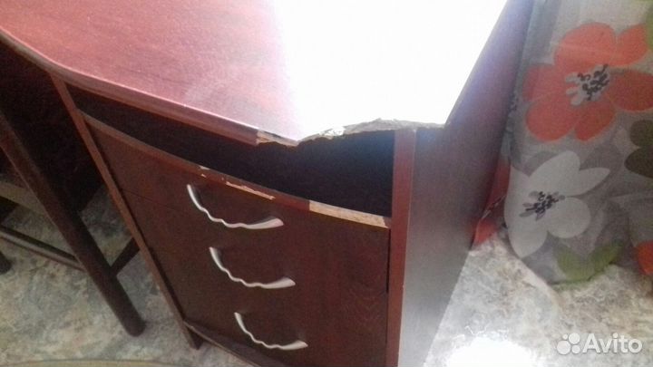 Компьютерный стол