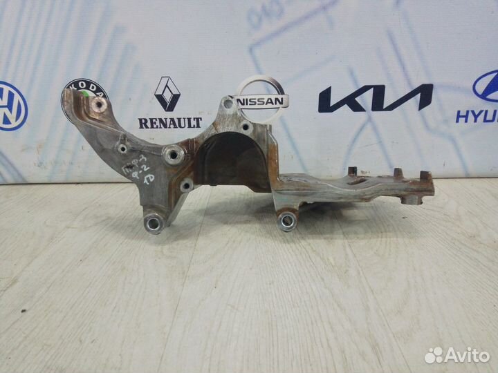 Кронштейн площадка крепление генератора Nissan pat