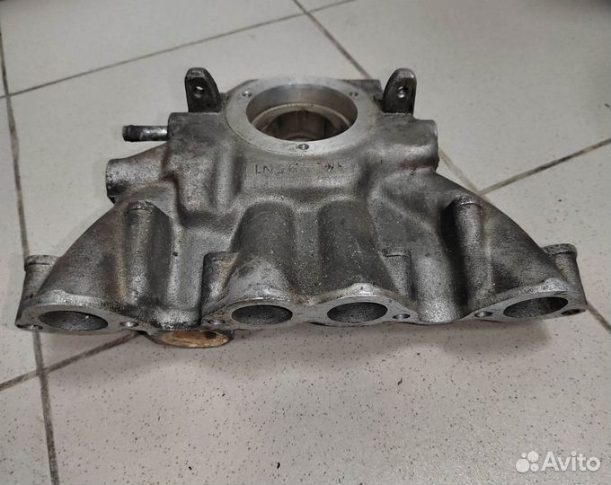 Коллектор впускной Audi 80 B3 1.8