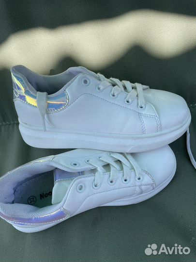 Кроссовки для девочки