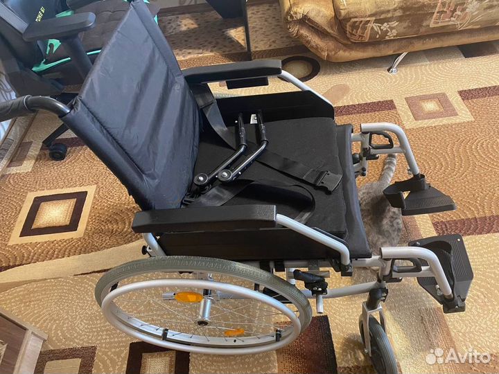 Инвалидное кресло