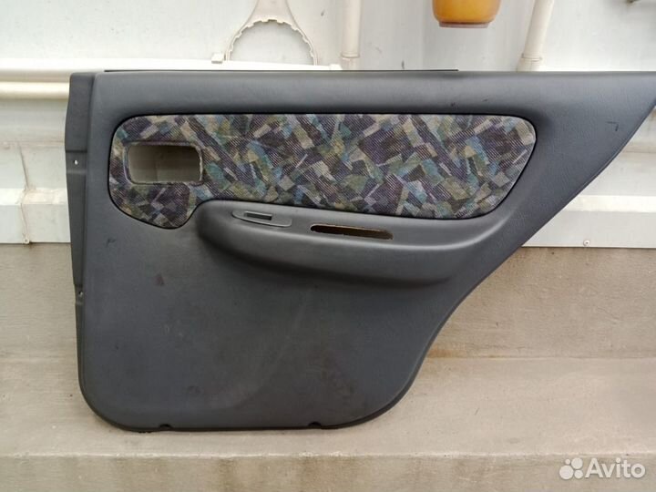 Обшивка двери Nissan almera/pulsar n15 задняя