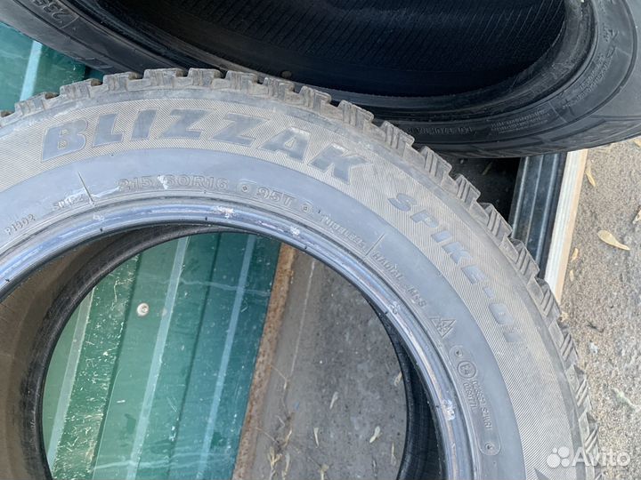 Bridgestone Blizzak Spike-01 215/60 R16 95T