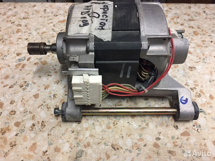 Двигатель от стиральной машины Ariston / Аристон