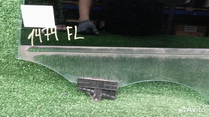 Стекло двери Hyundai Genesis Левое Переднее