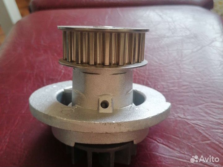 Водяной насос автомобильный(помпа)