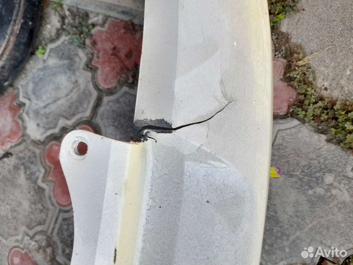 Передний бампер priora 2 белый