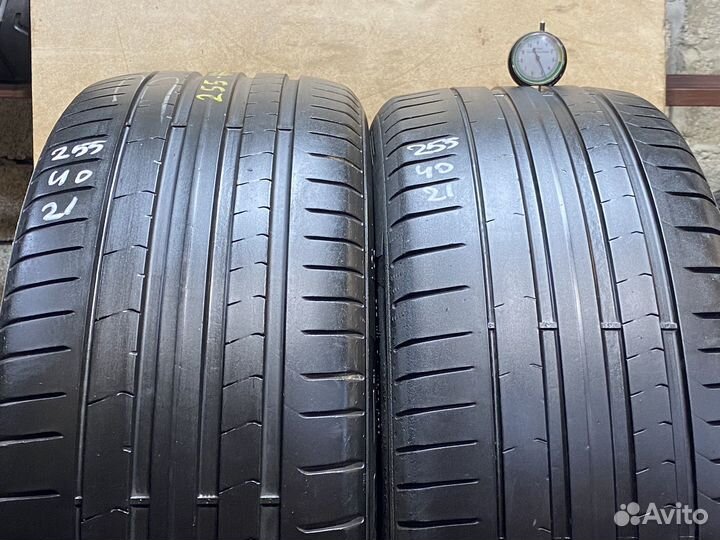 Pirelli P Zero PZ4 255/40 R21