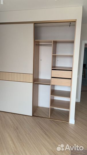 Шкаф купе с зеркалом