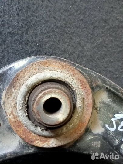 Рычаг подвески передний левый Peugeot 308 2010