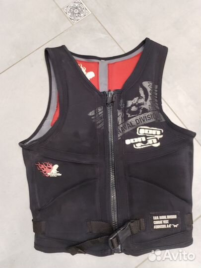 Жилет для вейкборда ION размер М 85-103см грудь