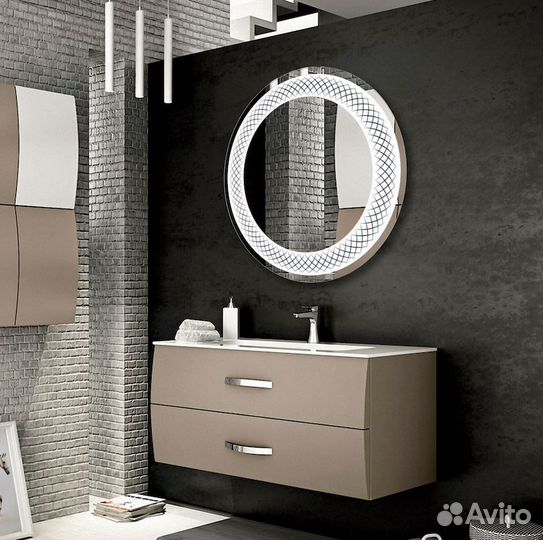 Зеркало с часами и музыкой