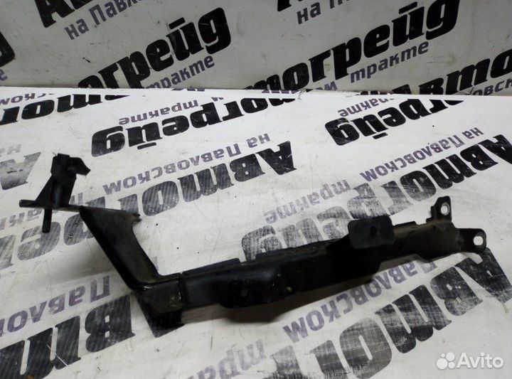 Крепление крыла переднее левое Audi A4 8K2 CDN