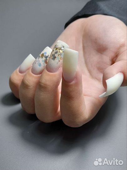 Маникюр с покрытием гель-лаком