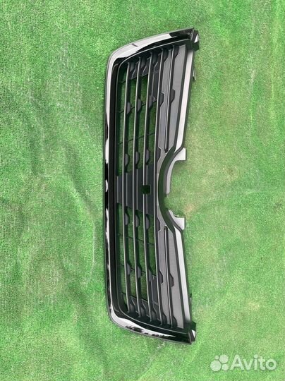 Subaru Forester 5 Решетка радиатора