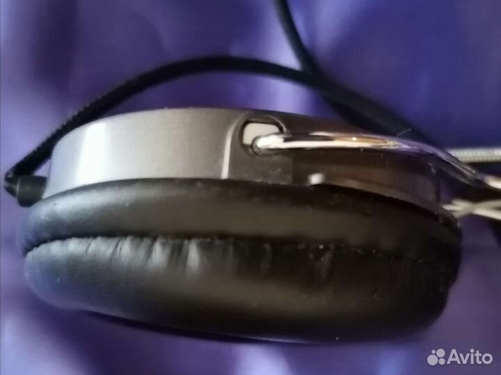 Проводные наушники с микрофоном