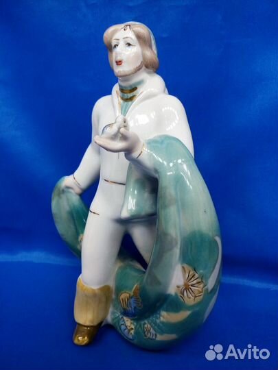 Фарфоровая статуэтка Рыбак с Неводом