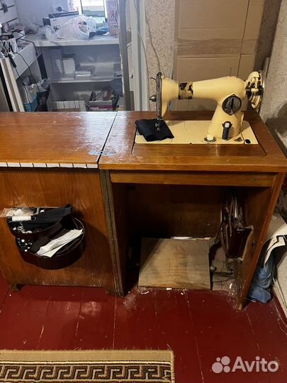 Швейная машинка
