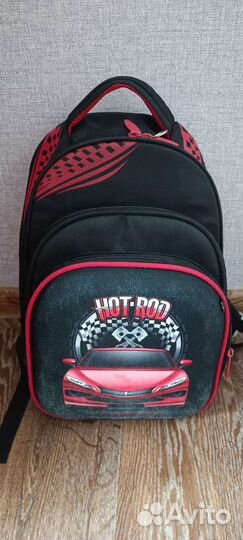 Портфель (рюкзак) школьный