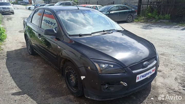 Стекло двери задней правой Ford Focus 2 1317984