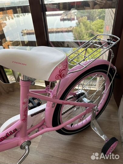 Велосипед новый четырехколесный 16 дюймов