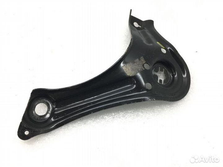 Кронштейн балки задний правый Kia Sportage 4 2.0