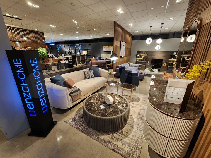 Торговая площадь под мебельный салон, 200 м²