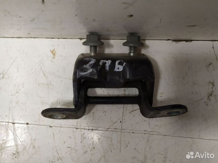 Петля двери задней правой верхняя Almera (G15) 13