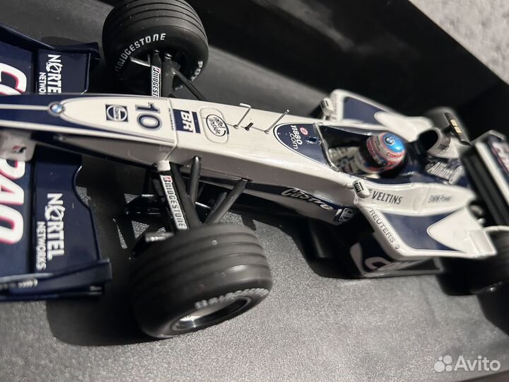 Гоночный автомобиль 1:18 Minichamps