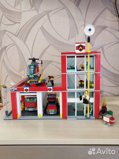 Lego city пожарная часть 60004/60047