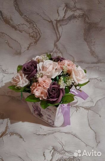 Композиция из мыльных цветов