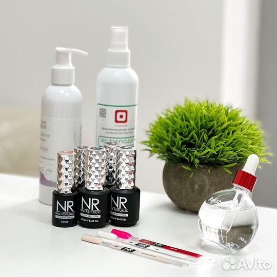 Мастер маникюра и педикюра в новую студию