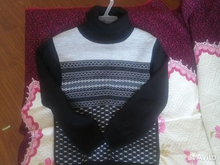 Свитер-водолазка