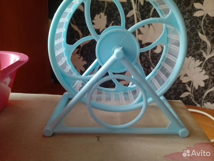 Клетка для грызунов с вещями