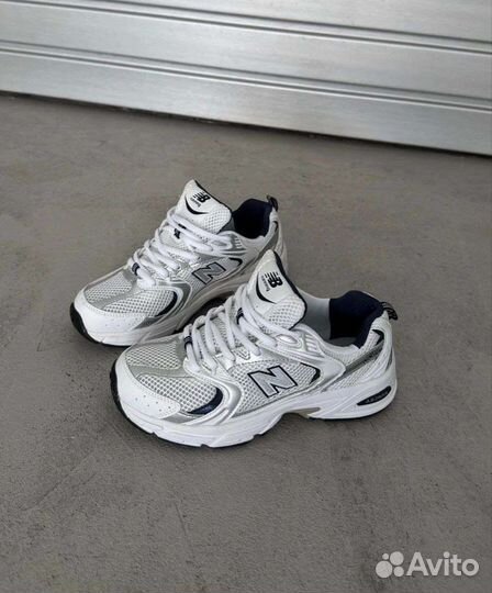 Кроссовки новые