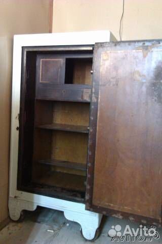 Сейф антикварный