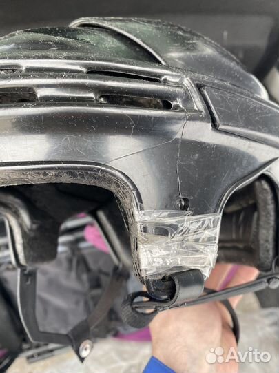 Хоккейный шлем