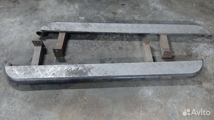 Подножки на внедорожник