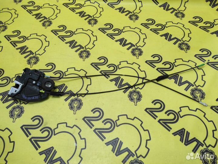 Замок двери задний правый Toyota Camry ACV40