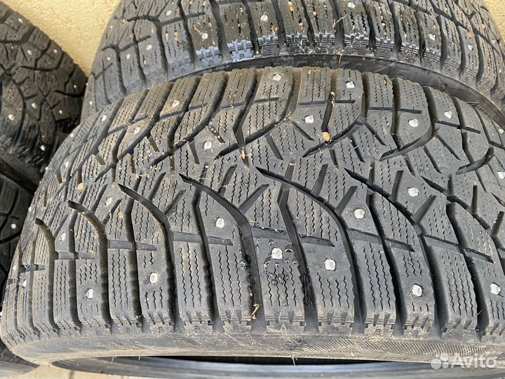 Bridgestone Blizzak Spike-02 225/40 R18 92T