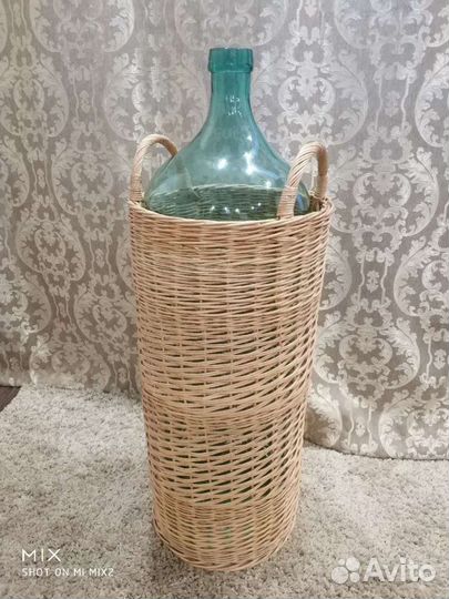 Бутылка с корзиной