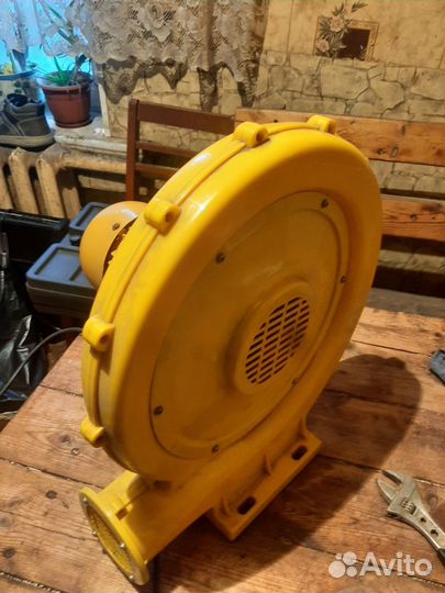 Насос для батута