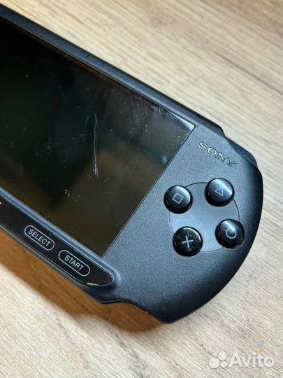 Sony PSP E1008 прошитая с играми Minecraft