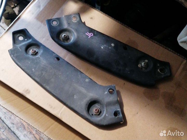 Кронштейн передней панели фольксваген джетта 6