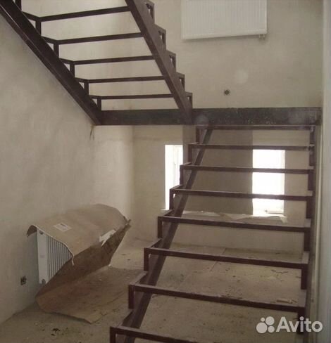 Лестница на металлокаркасе