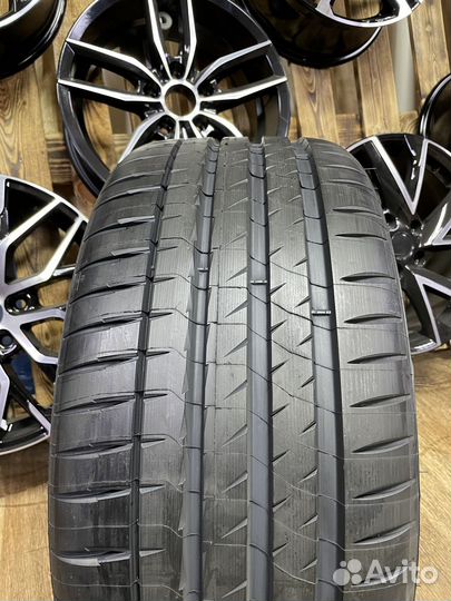 Michelin Pilot Sport 4 S 275/35 R20 102Y