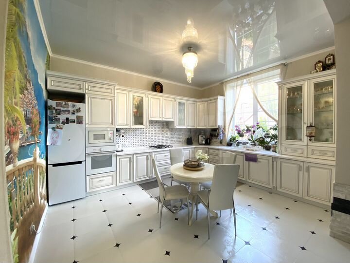 Дом 250 м² на участке 10 сот.